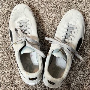 Puma Men's White and Black Sneakers